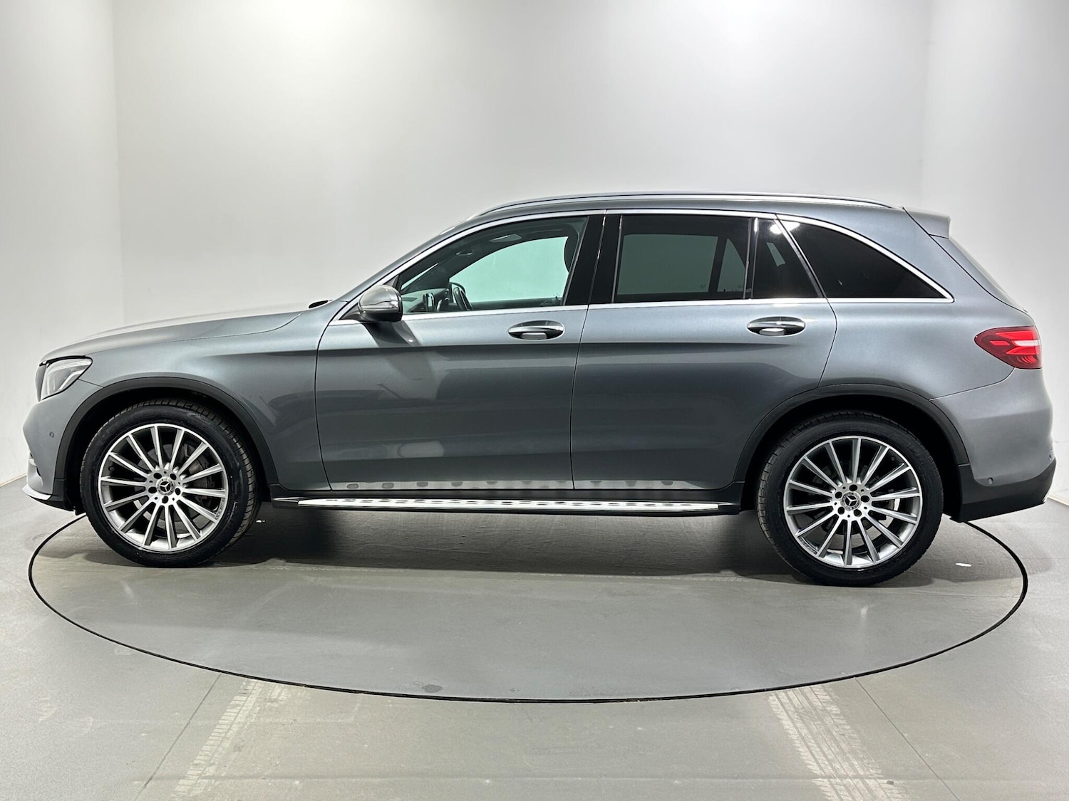 Used Mercedes-Benz GLC 2018 for sale - 77738456: Photo 5