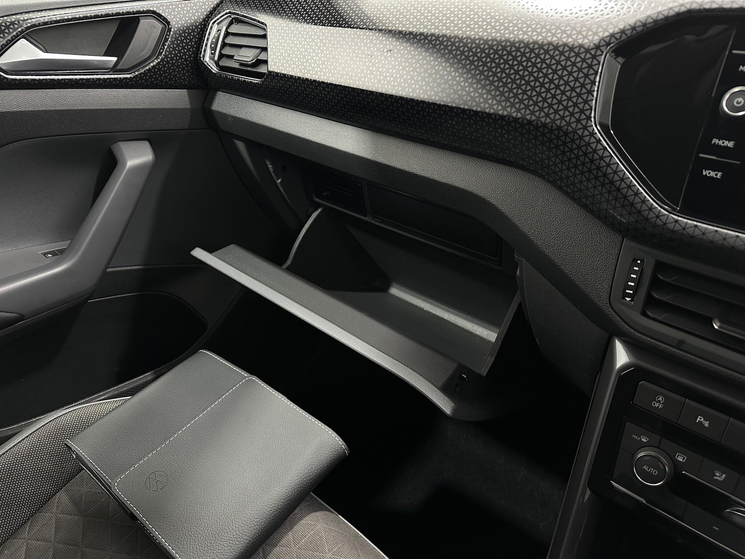 Used Volkswagen T-Cross 2021 for sale - 76878843: Photo 26