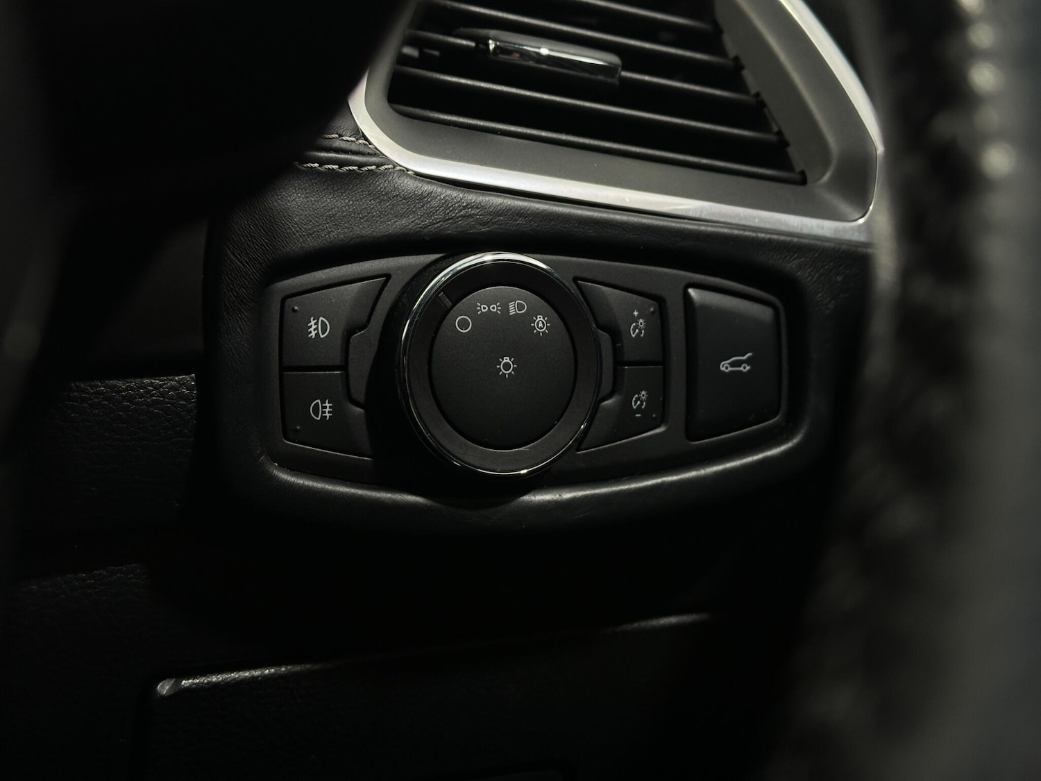 Used Ford Edge 2017 for sale - 77925903: Photo 17