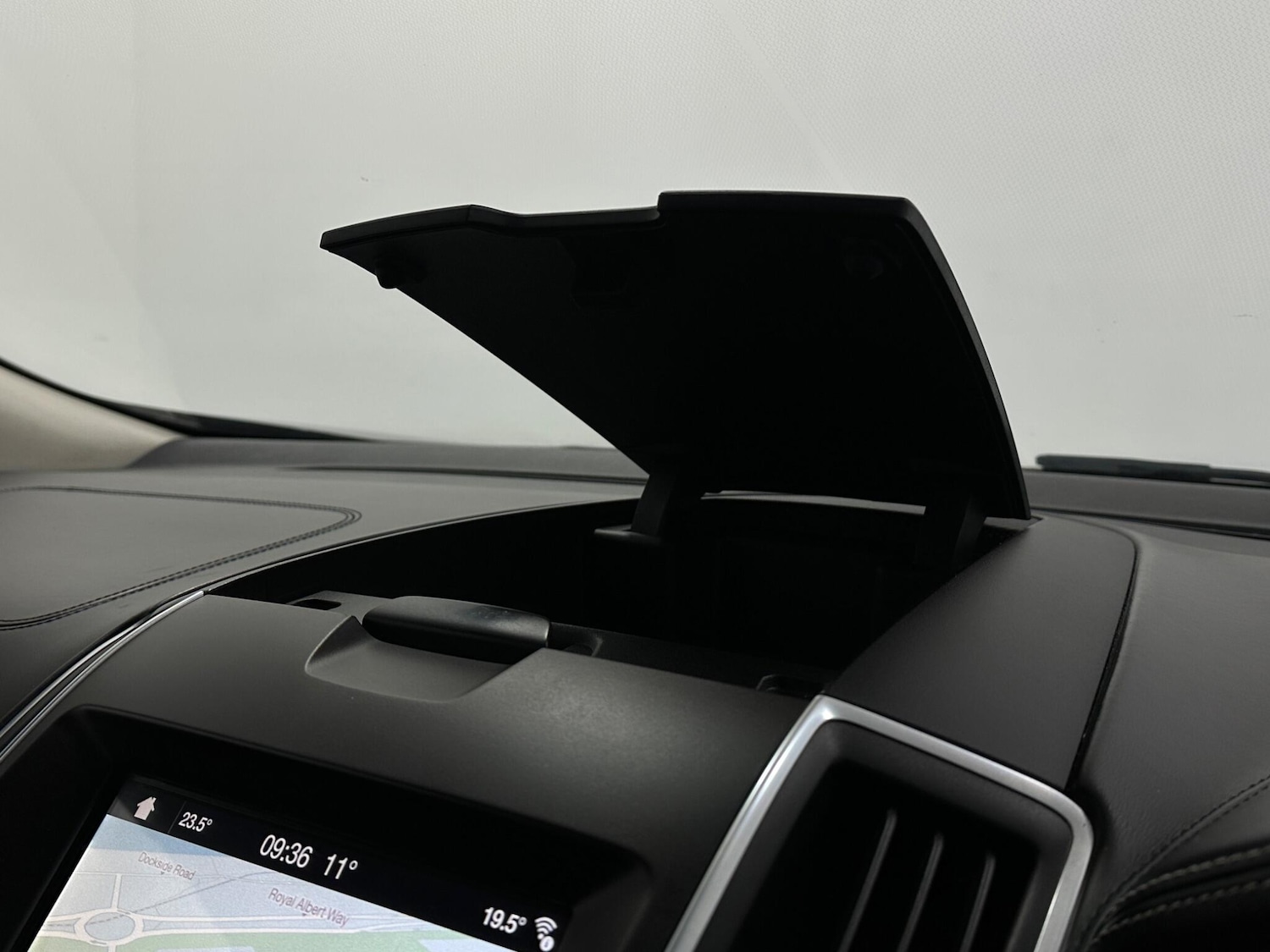 Used Ford Edge 2017 for sale - 77925903: Photo 26