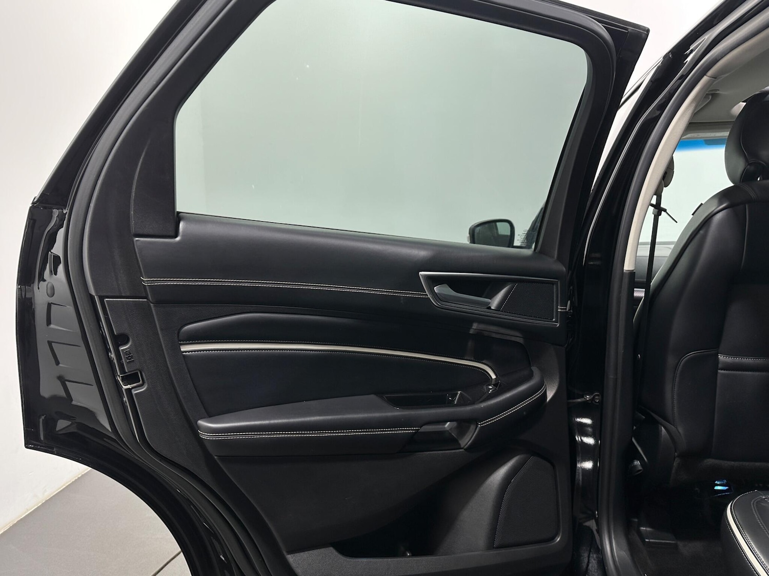 Used Ford Edge 2017 for sale - 77925903: Photo 41