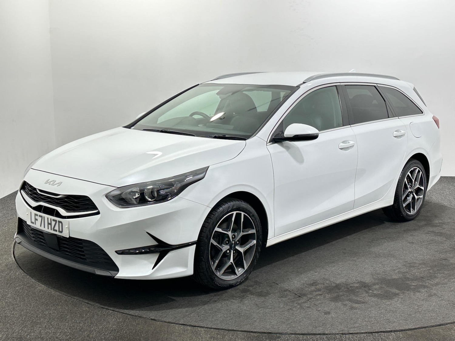 Used Kia Ceed 2021 for sale - 76878943: Photo 4