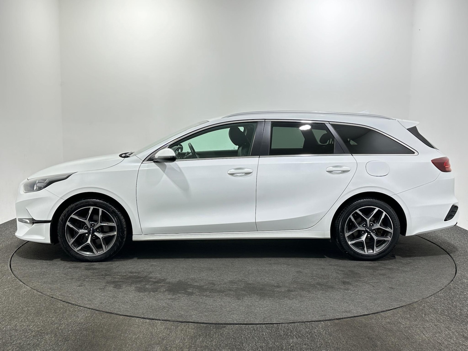 Used Kia Ceed 2021 for sale - 76878943: Photo 5