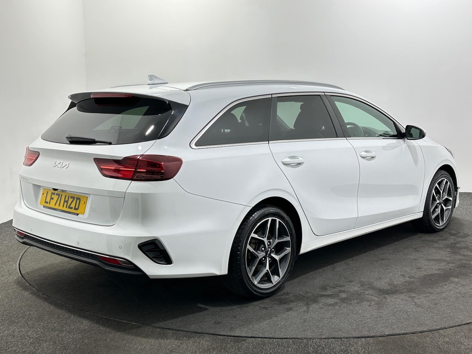 Used Kia Ceed 2021 for sale - 76878943: Photo 8