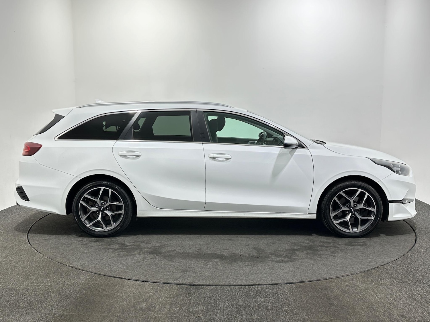 Used Kia Ceed 2021 for sale - 76878943: Photo 9