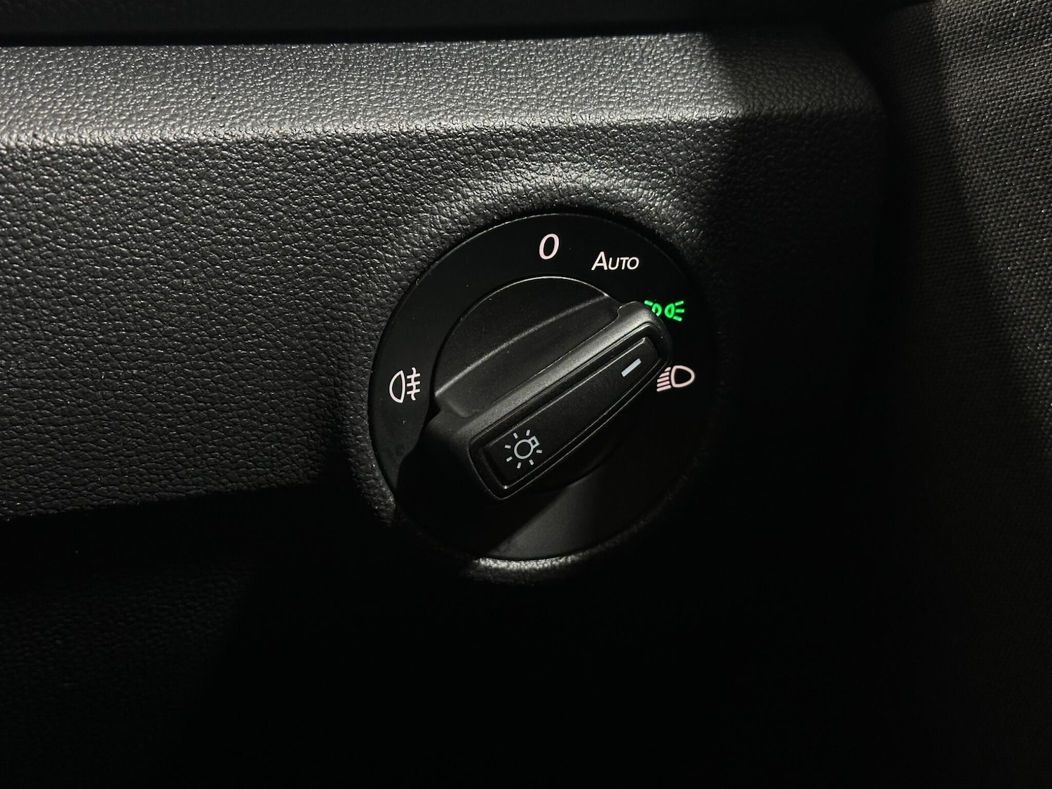 Used Volkswagen T-Roc 2022 for sale - 76878634: Photo 16