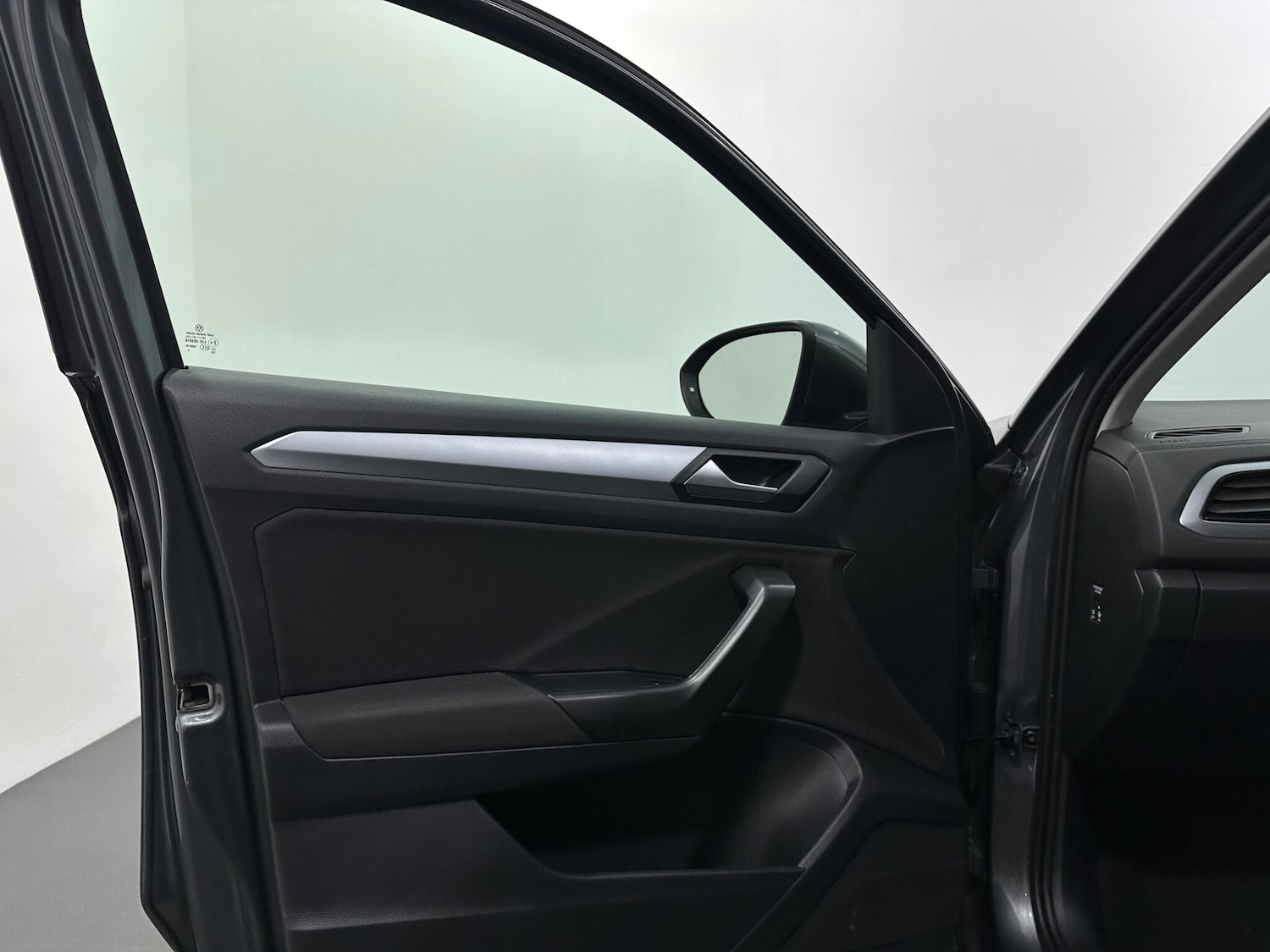 Used Volkswagen T-Roc 2022 for sale - 76878634: Photo 35