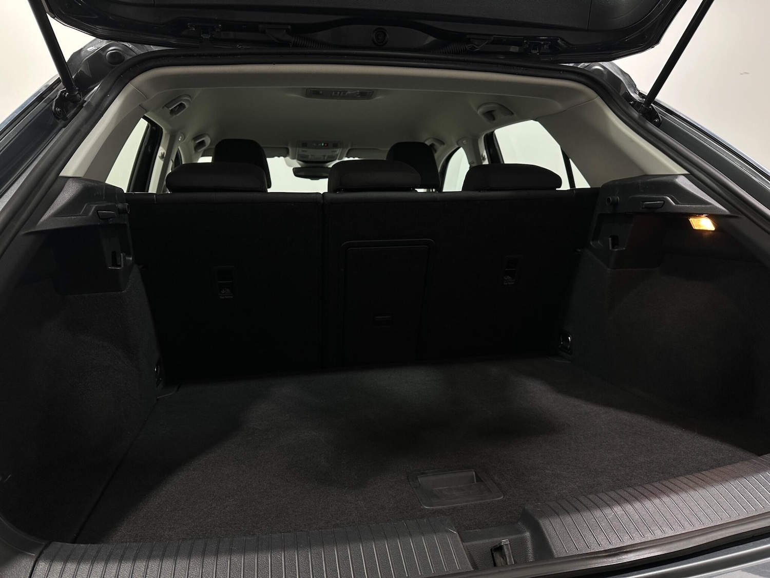 Used Volkswagen T-Roc 2022 for sale - 76878634: Photo 46