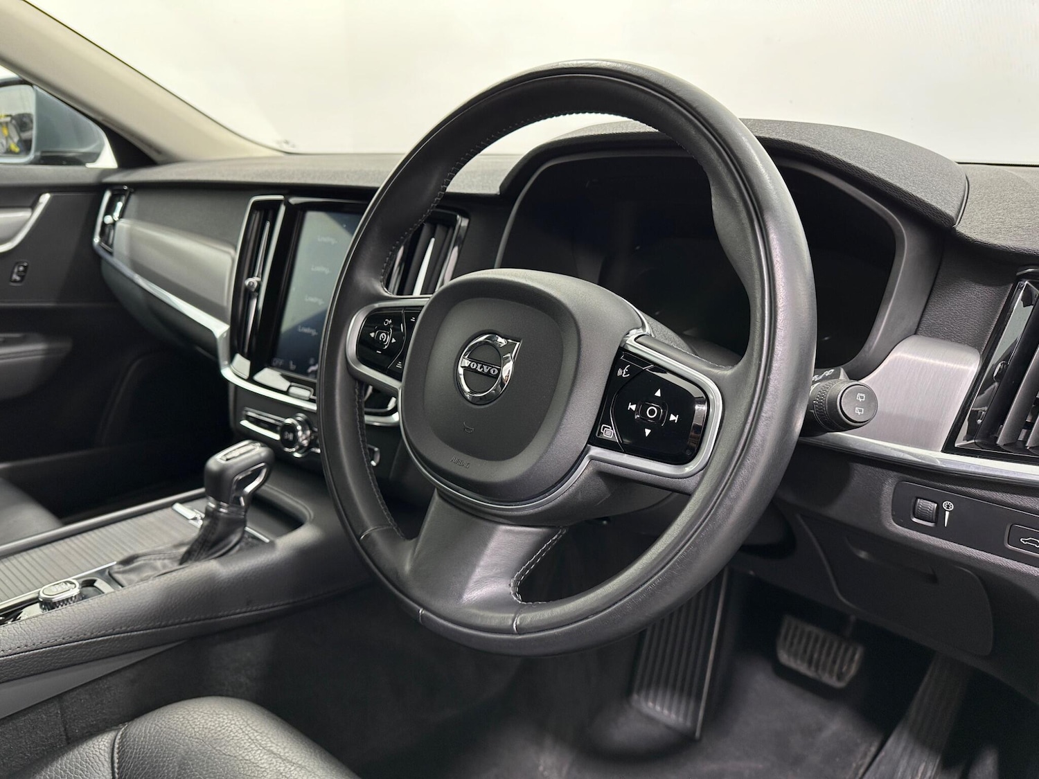 Used Volvo V90 2018 for sale - 76878880: Photo 10