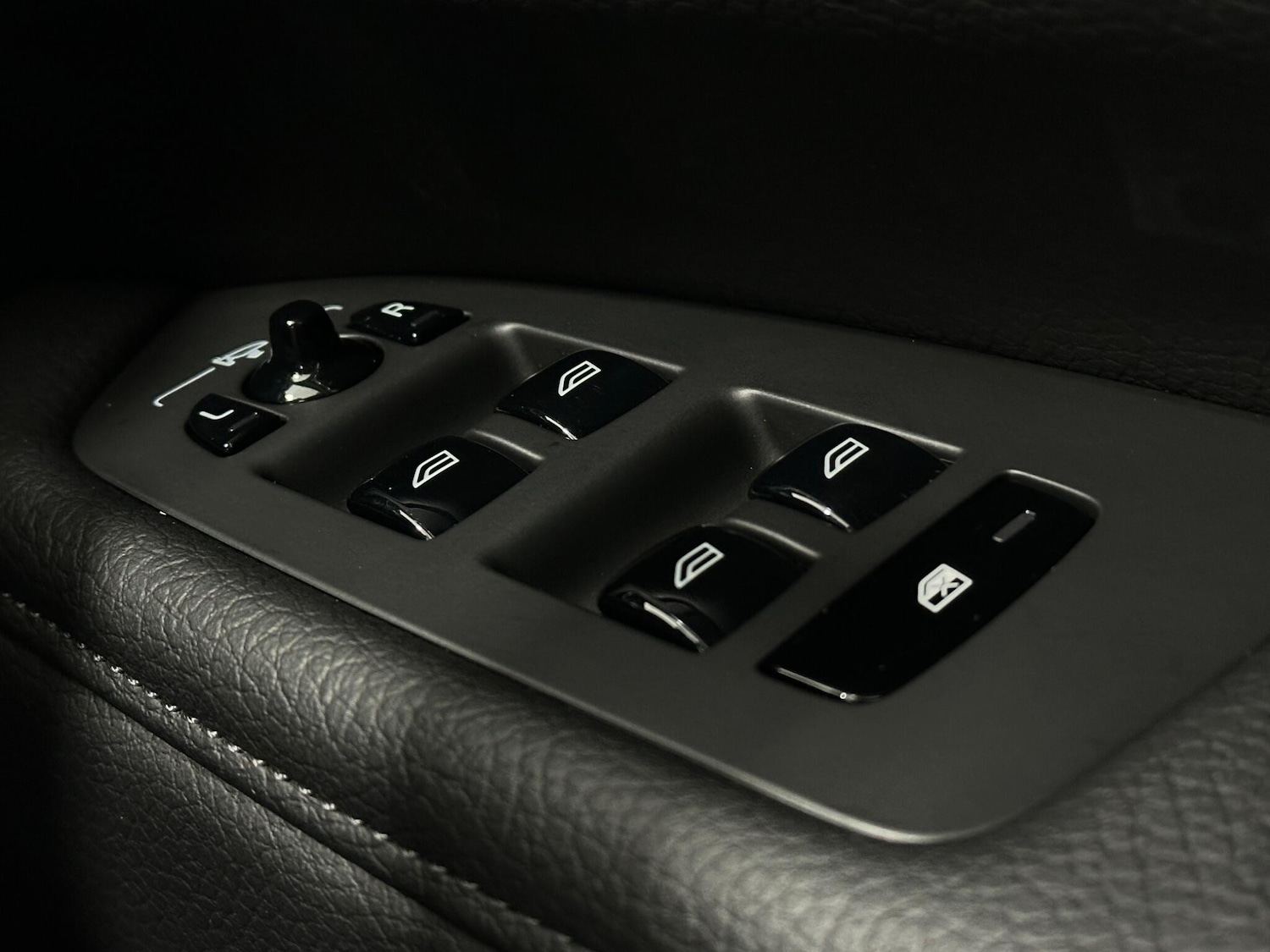 Used Volvo V90 2018 for sale - 76878880: Photo 17