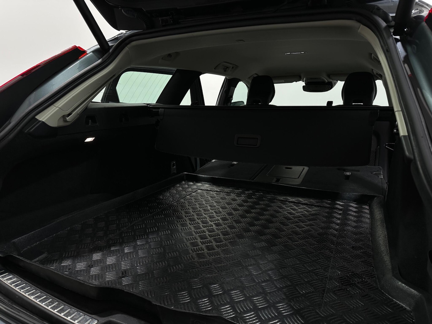 Used Volvo V90 2018 for sale - 76878880: Photo 44