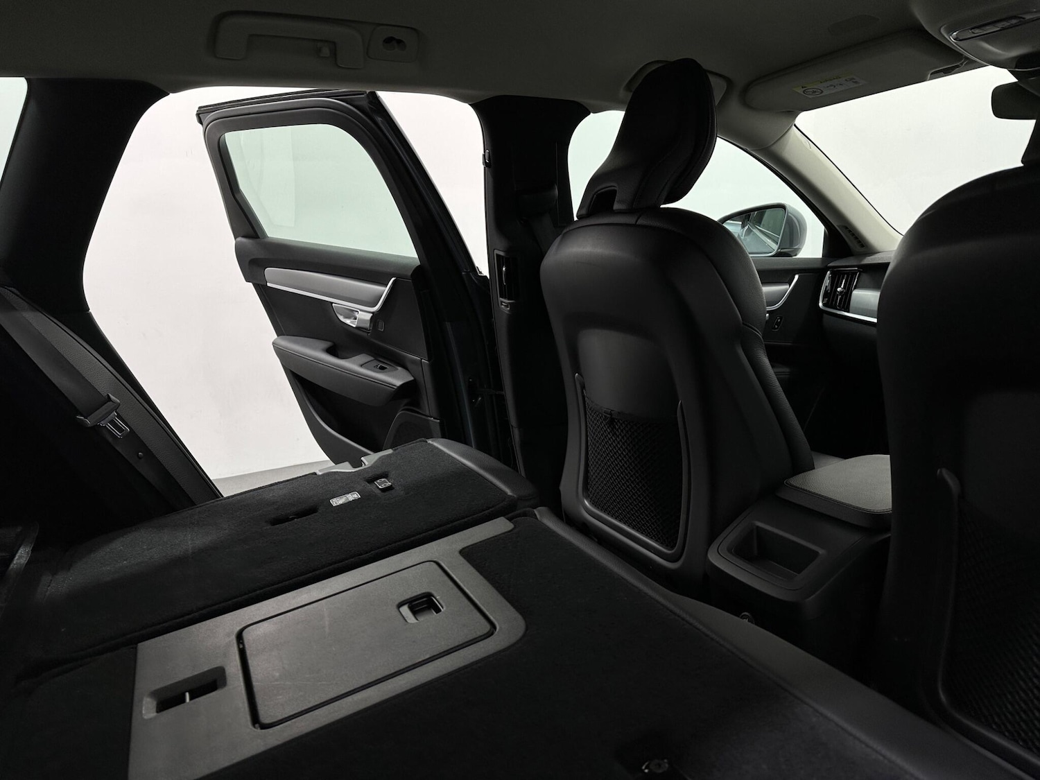 Used Volvo V90 2018 for sale - 76878880: Photo 45