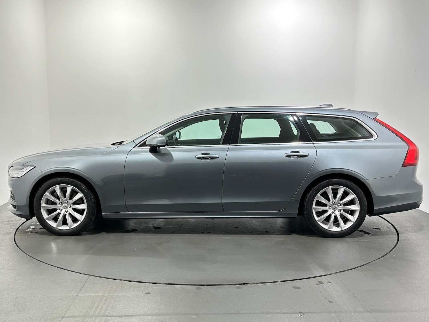 Used Volvo V90 2018 for sale - 76878880: Photo 5