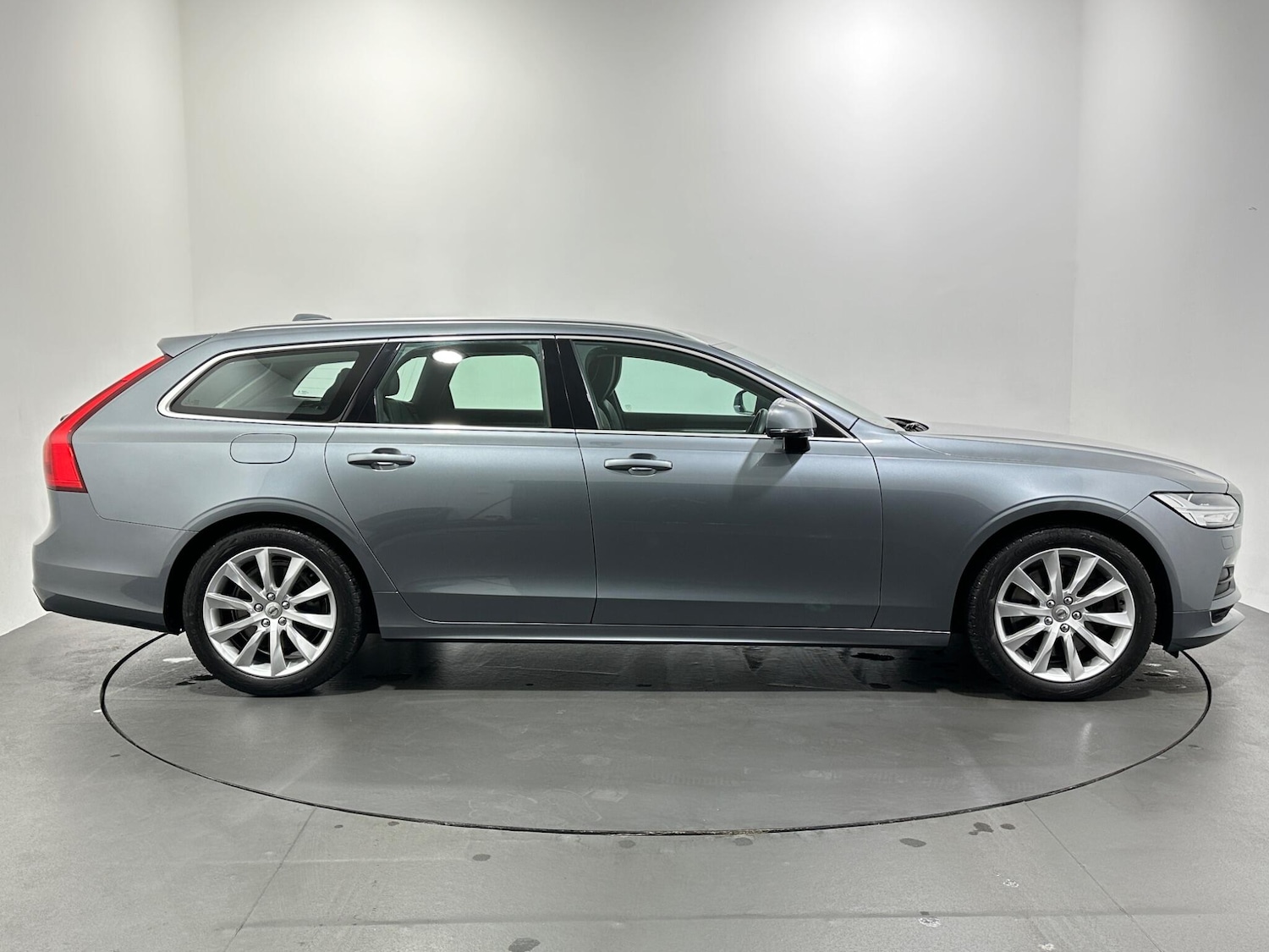 Used Volvo V90 2018 for sale - 76878880: Photo 9