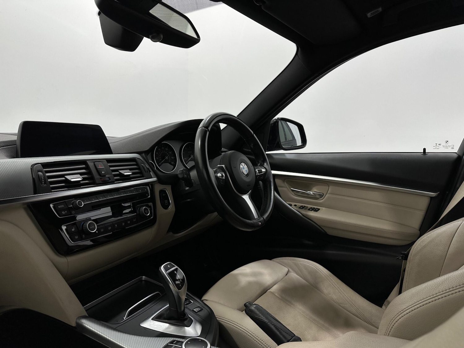 Used BMW 3 Series 2018 for sale - 76878454: Photo 30