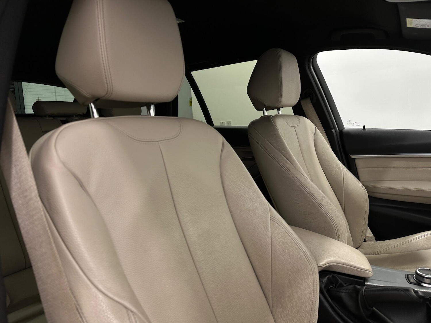 Used BMW 3 Series 2018 for sale - 76878454: Photo 32