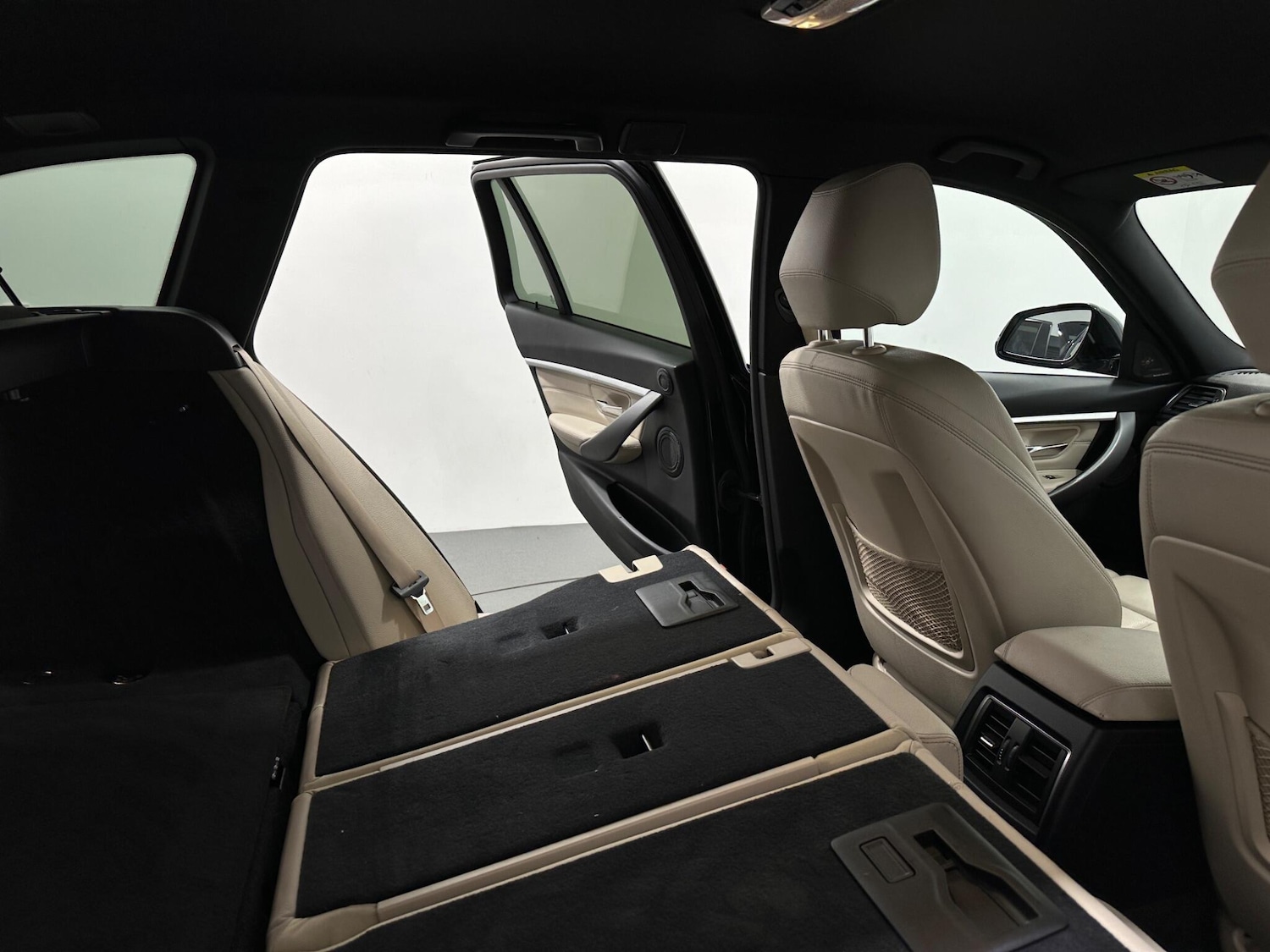 Used BMW 3 Series 2018 for sale - 76878454: Photo 45