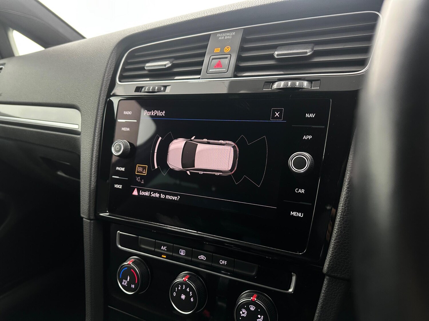 Used Volkswagen Golf 2018 for sale - 77784189: Photo 24