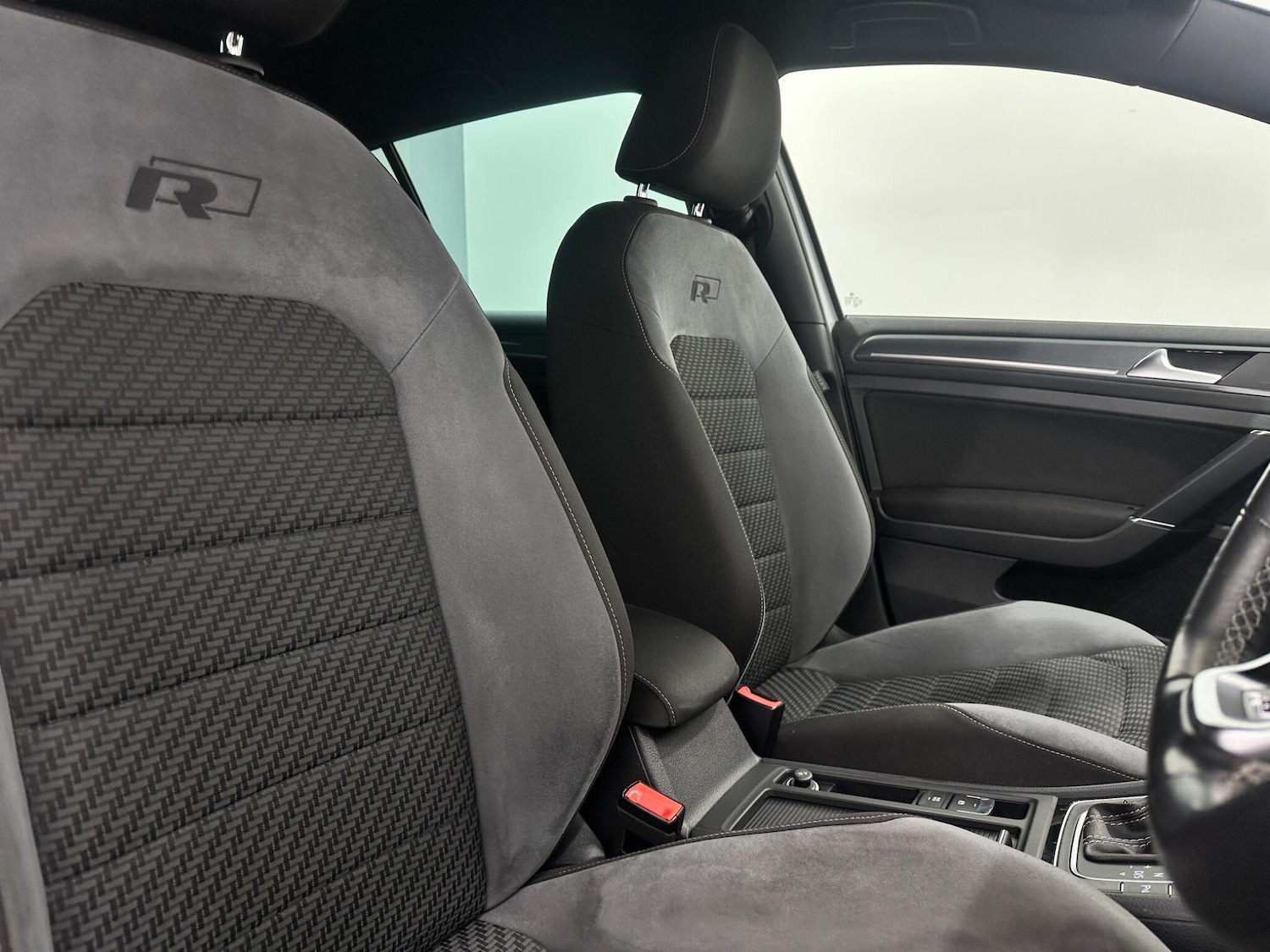 Used Volkswagen Golf 2018 for sale - 77784189: Photo 33