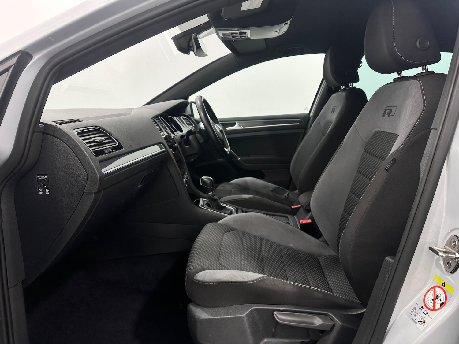 Used Volkswagen Golf 2018 for sale - 77784189: Photo 36