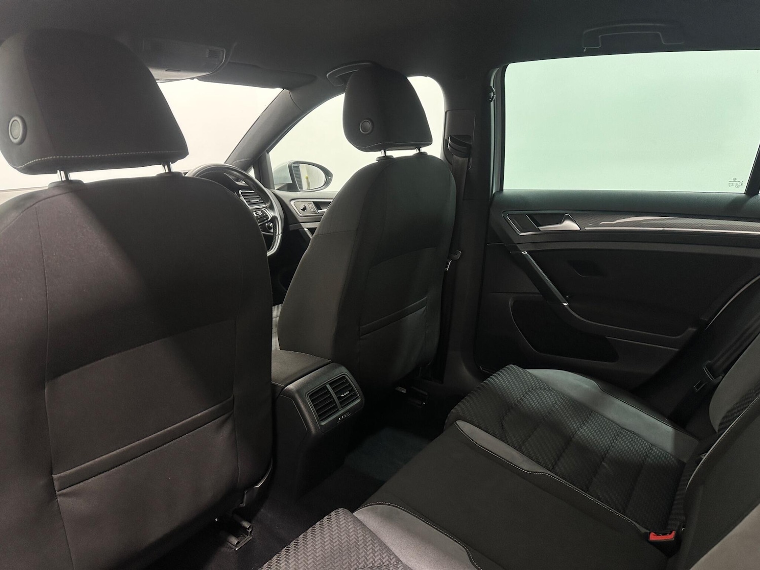 Used Volkswagen Golf 2018 for sale - 77784189: Photo 40