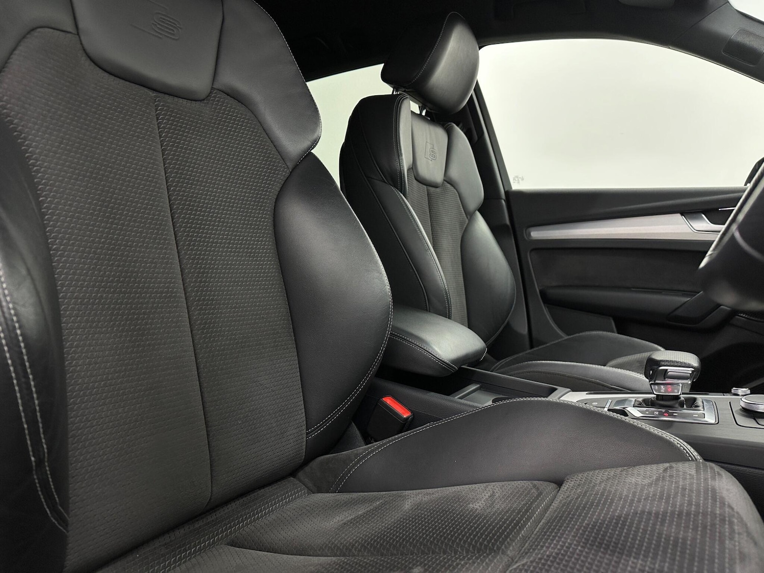 Used Audi Q5 2018 for sale - 76878953: Photo 32