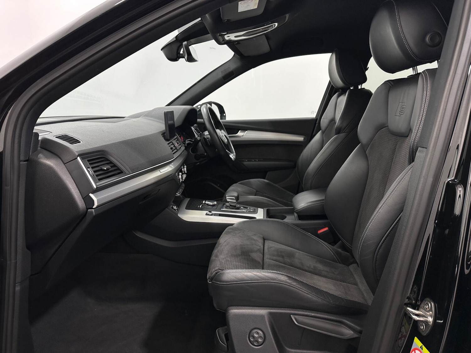 Used Audi Q5 2018 for sale - 76878953: Photo 35