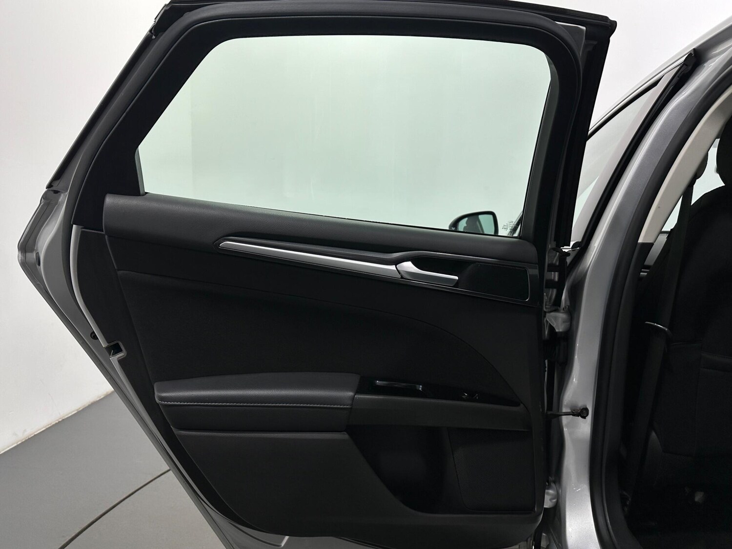 Used Ford Mondeo for sale - 77497280: Photo 40