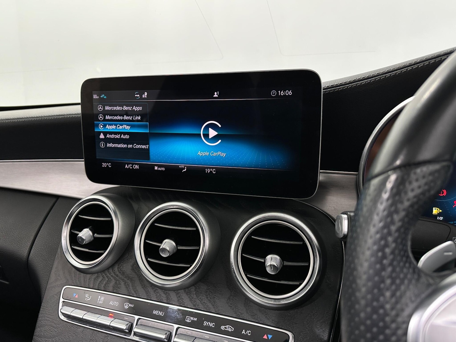 Used Mercedes-Benz C Class 2018 for sale - 77838649: Photo 28