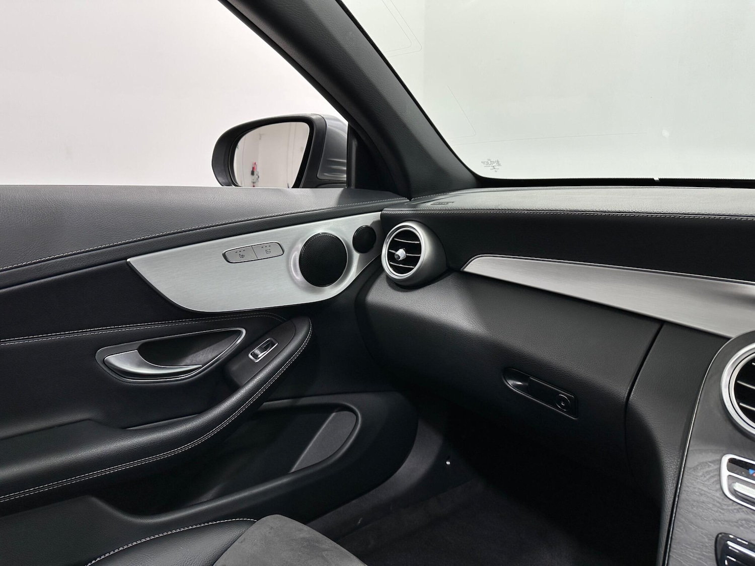 Used Mercedes-Benz C Class 2018 for sale - 77838649: Photo 29