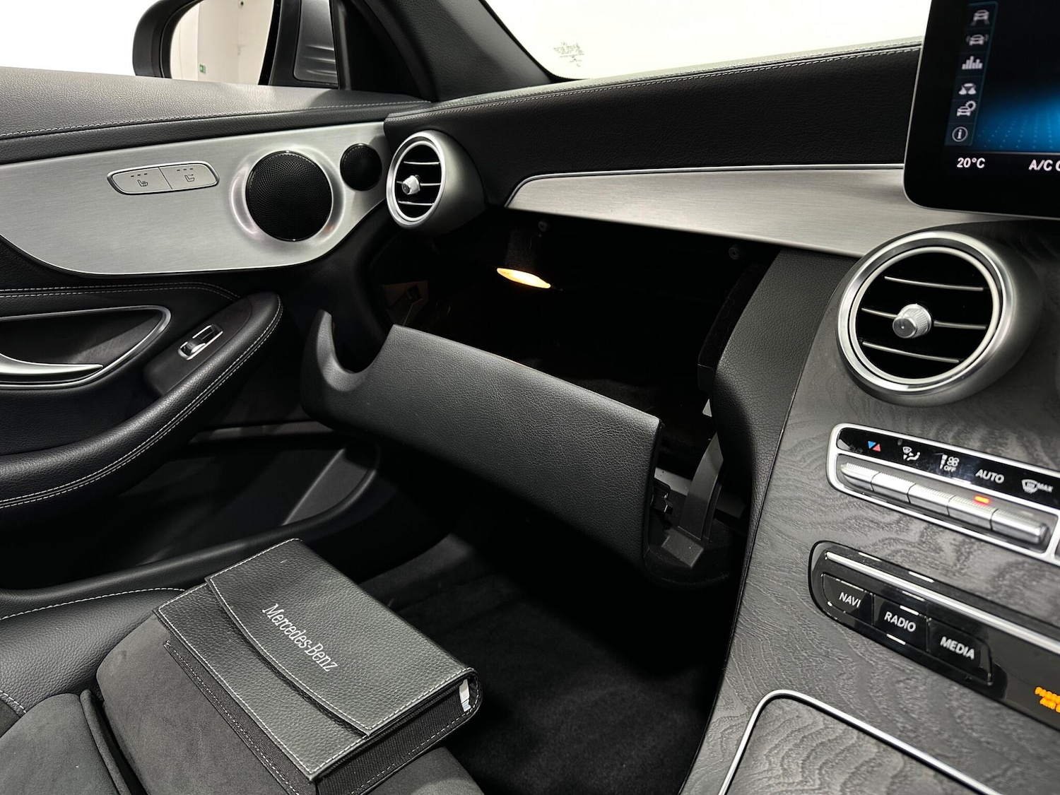 Used Mercedes-Benz C Class 2018 for sale - 77838649: Photo 30