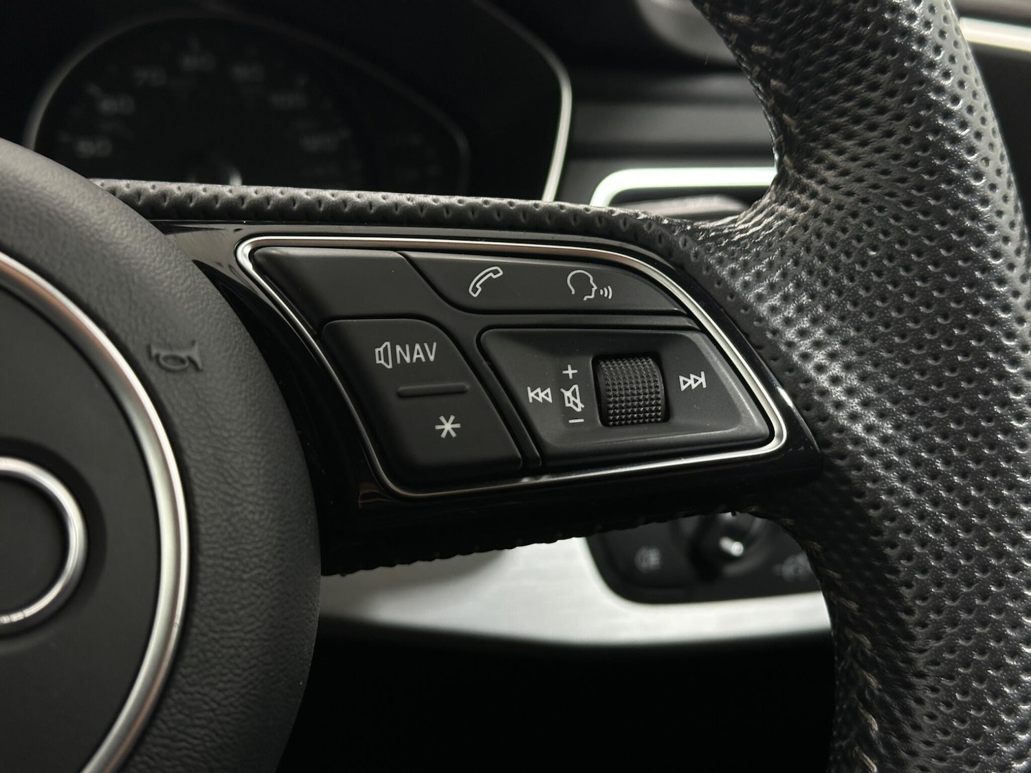 Used Audi A4 2019 for sale - 77290929: Photo 14