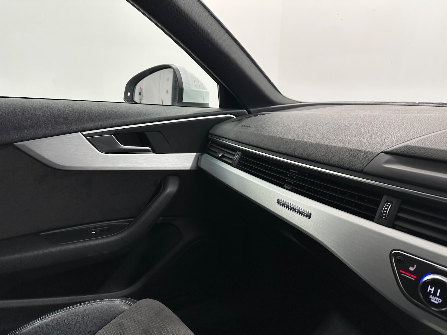 Used Audi A4 2019 for sale - 77290929: Photo 26