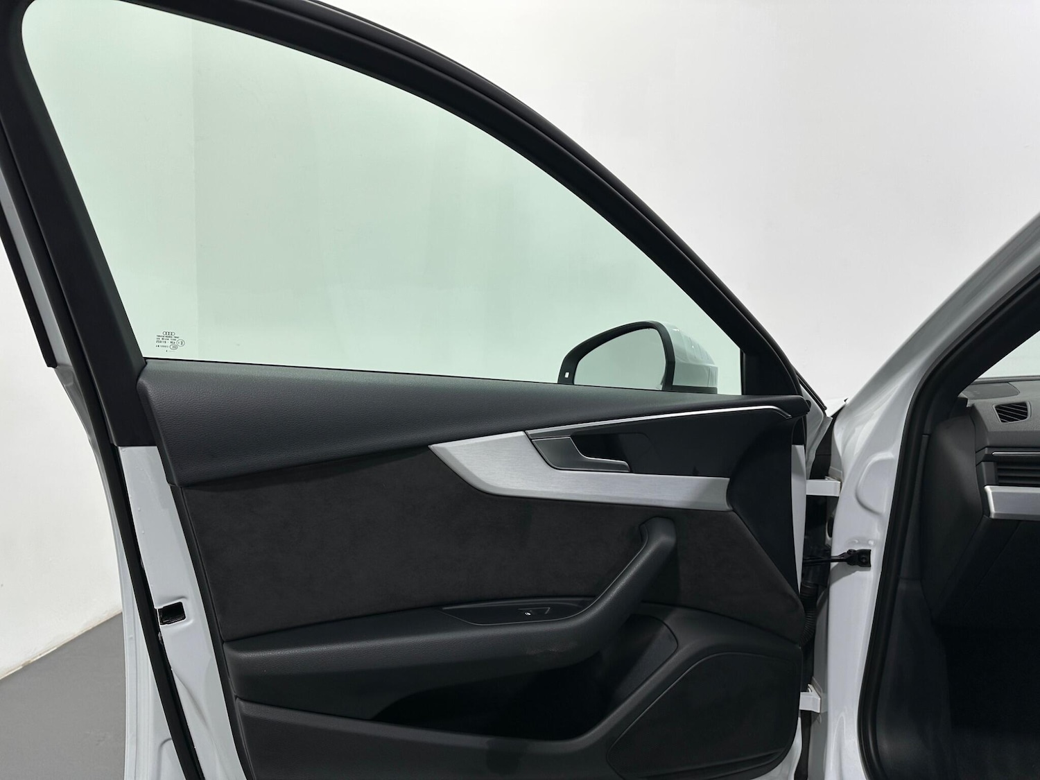 Used Audi A4 2019 for sale - 77290929: Photo 37