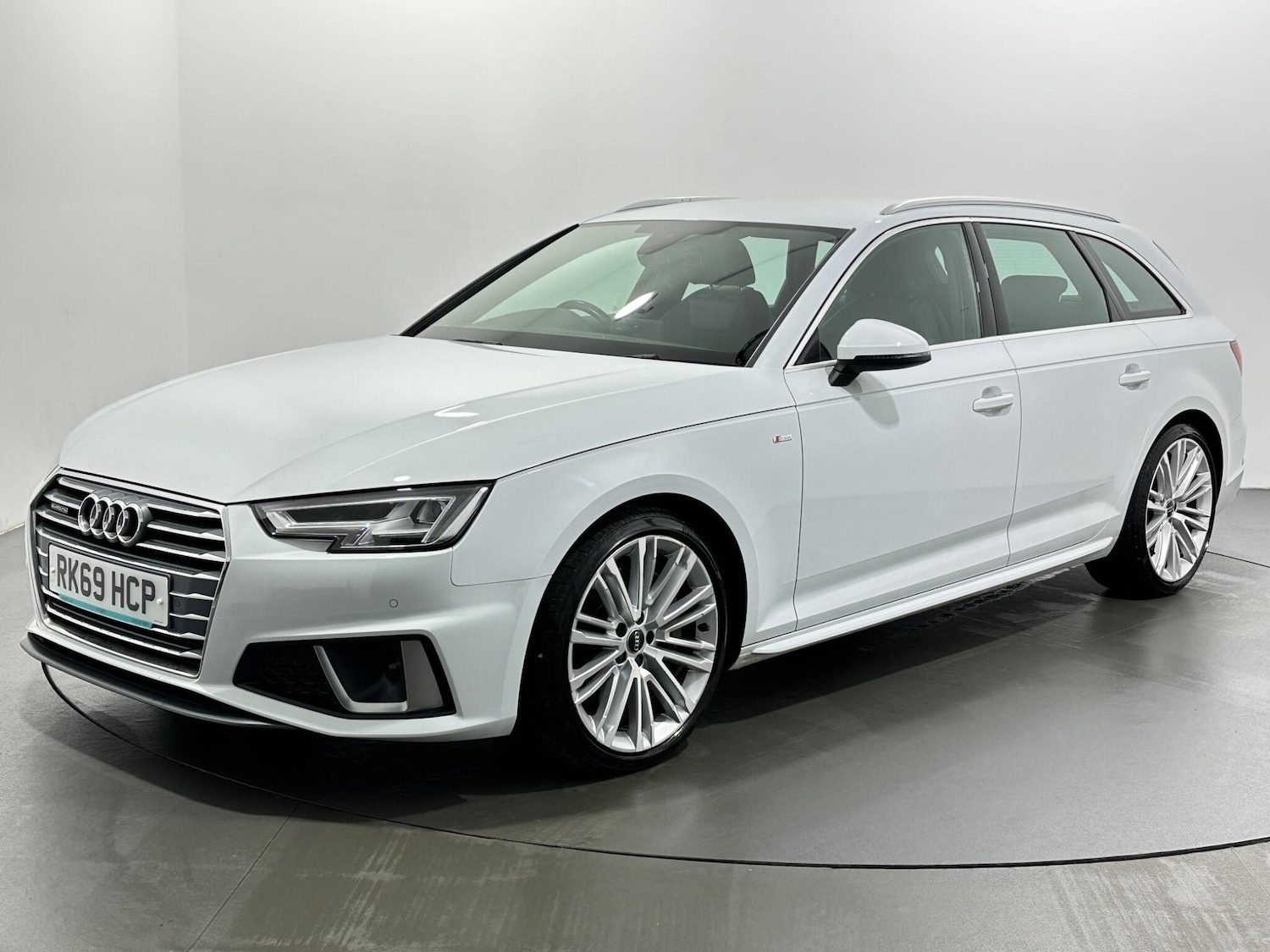 Used Audi A4 2019 for sale - 77290929: Photo 4