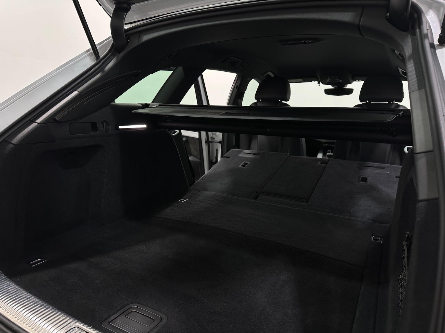 Used Audi A4 2019 for sale - 77290929: Photo 45