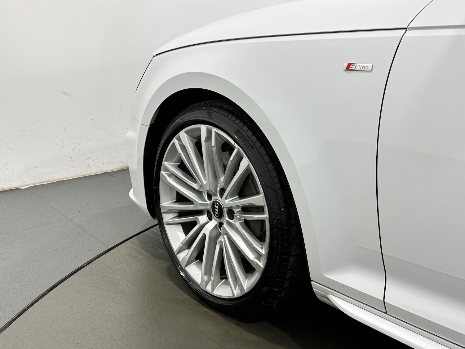 Used Audi A4 2019 for sale - 77290929: Photo 51