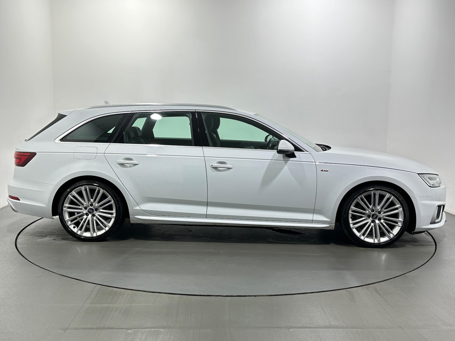 Used Audi A4 2019 for sale - 77290929: Photo 9