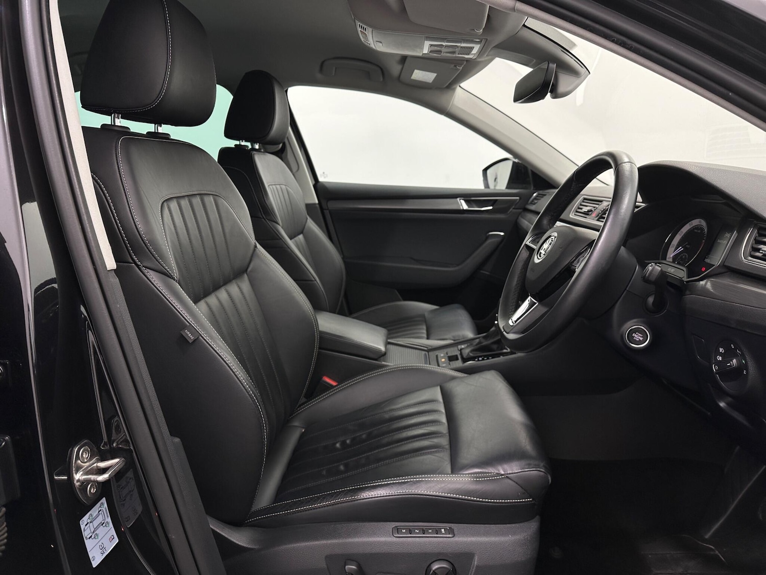 Used Skoda Superb 2019 for sale - 77053955: Photo 30