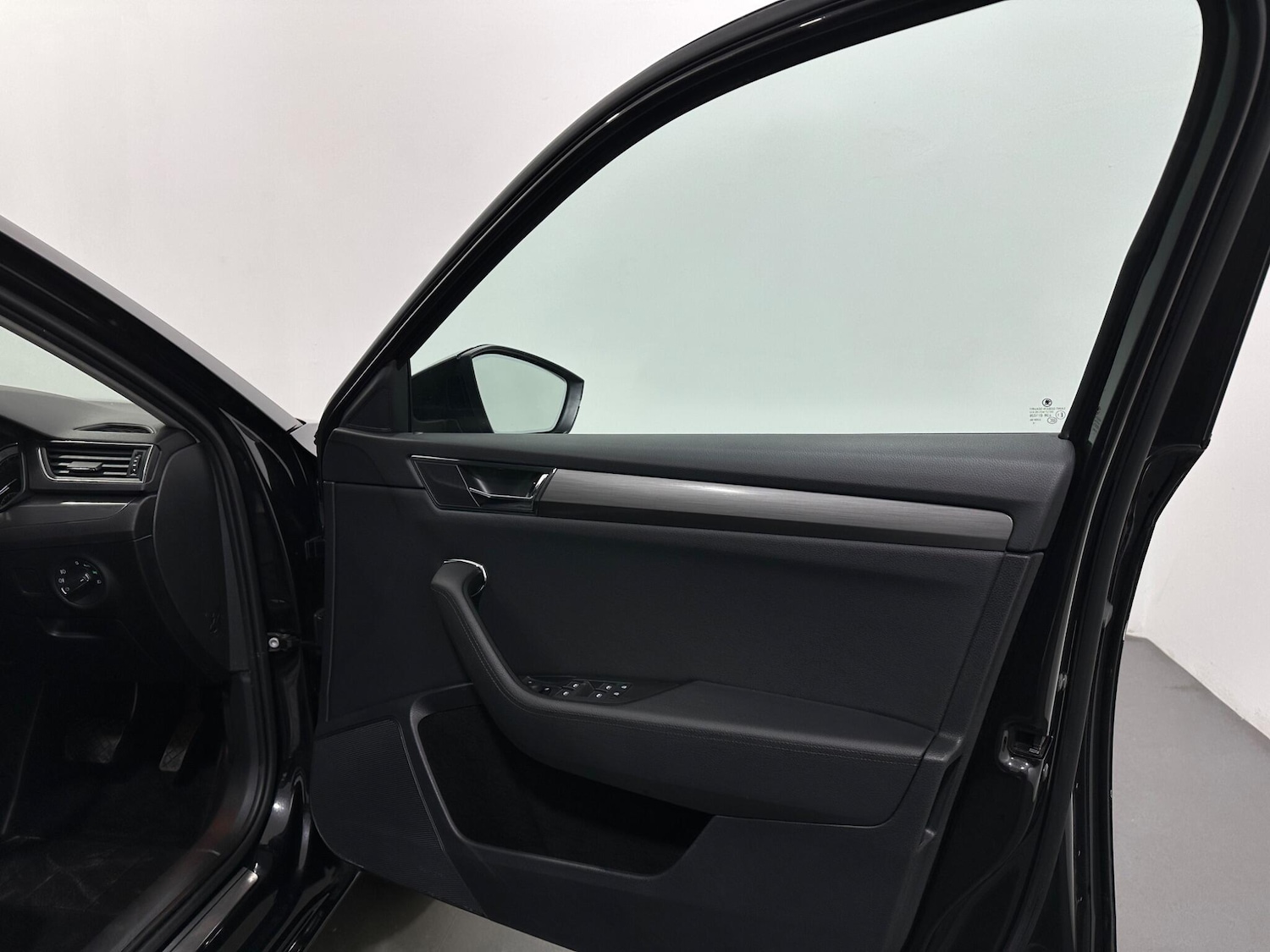 Used Skoda Superb 2019 for sale - 77053955: Photo 33