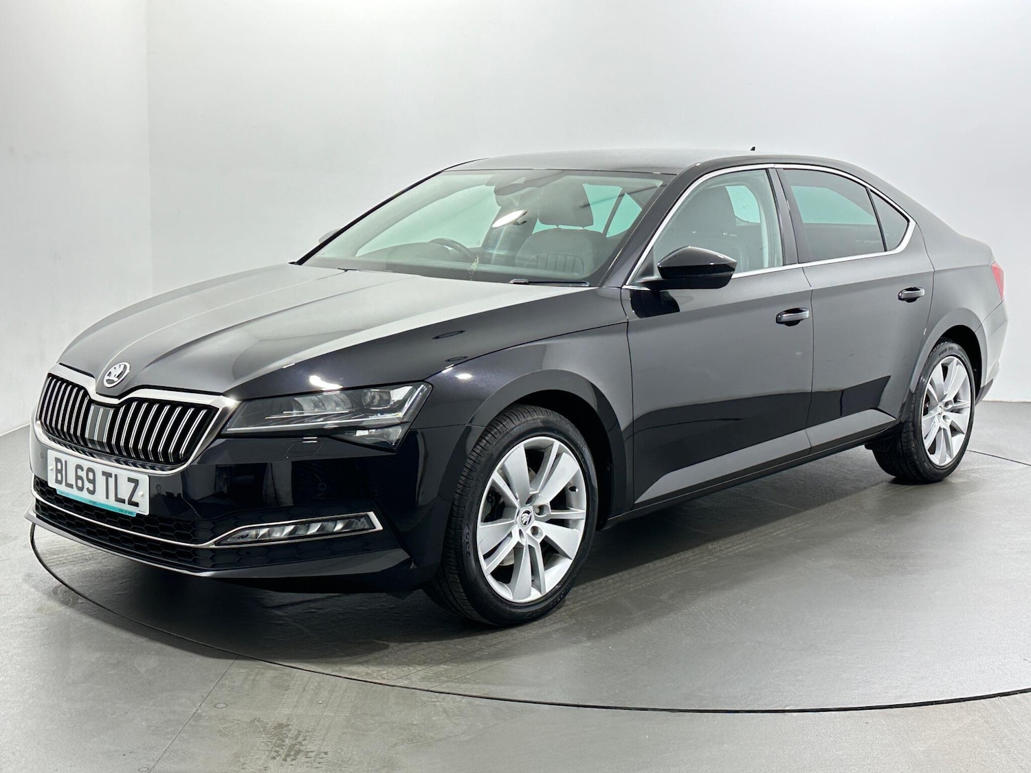 Used Skoda Superb 2019 for sale - 77053955: Photo 4
