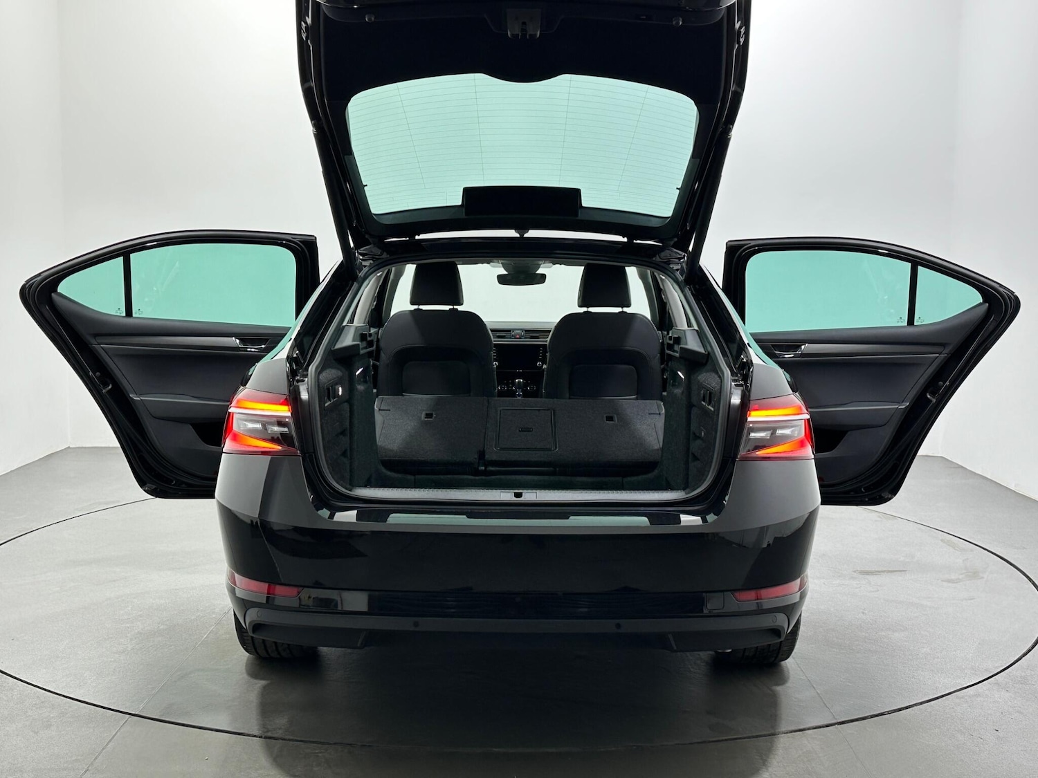 Used Skoda Superb 2019 for sale - 77053955: Photo 44