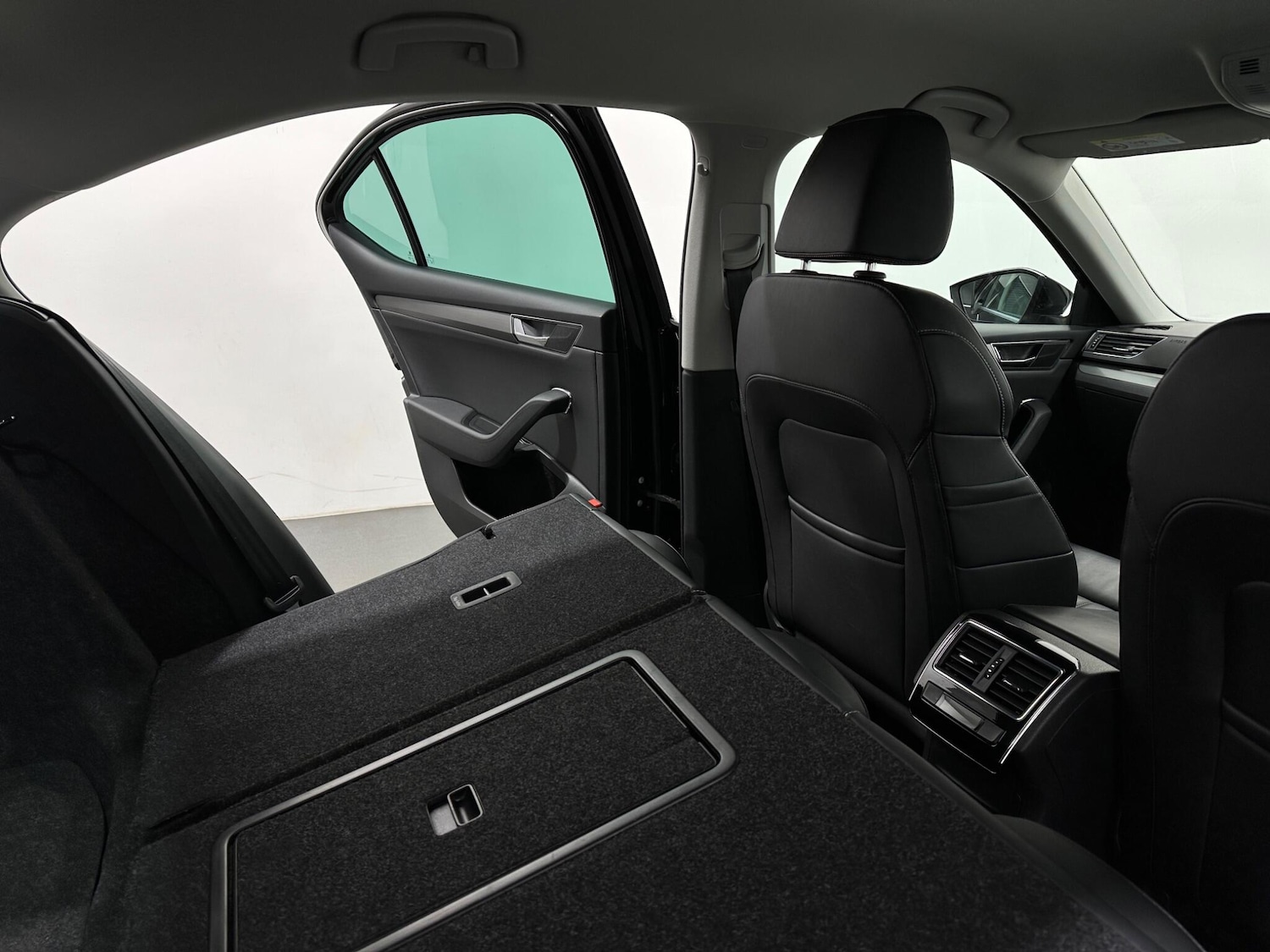 Used Skoda Superb 2019 for sale - 77053955: Photo 46