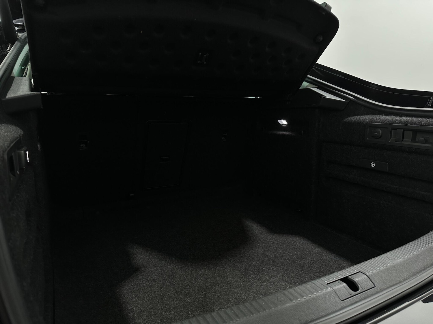 Used Skoda Superb 2019 for sale - 77053955: Photo 47