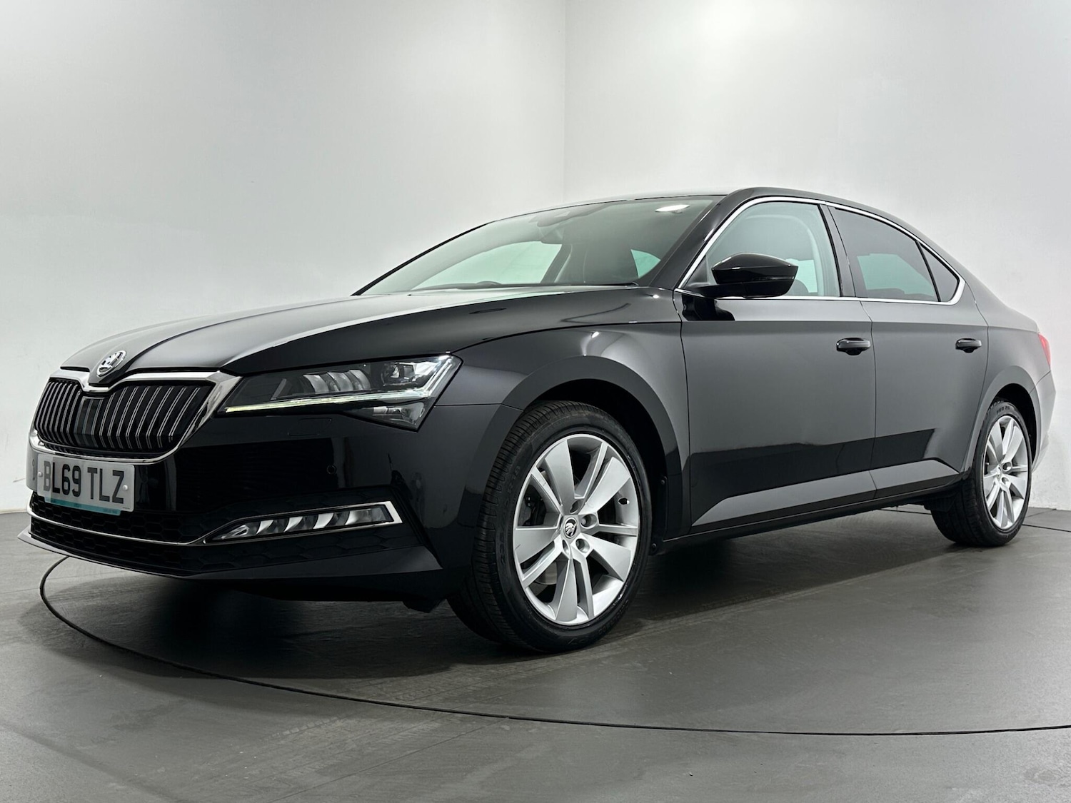 Used Skoda Superb 2019 for sale - 77053955: Photo 52