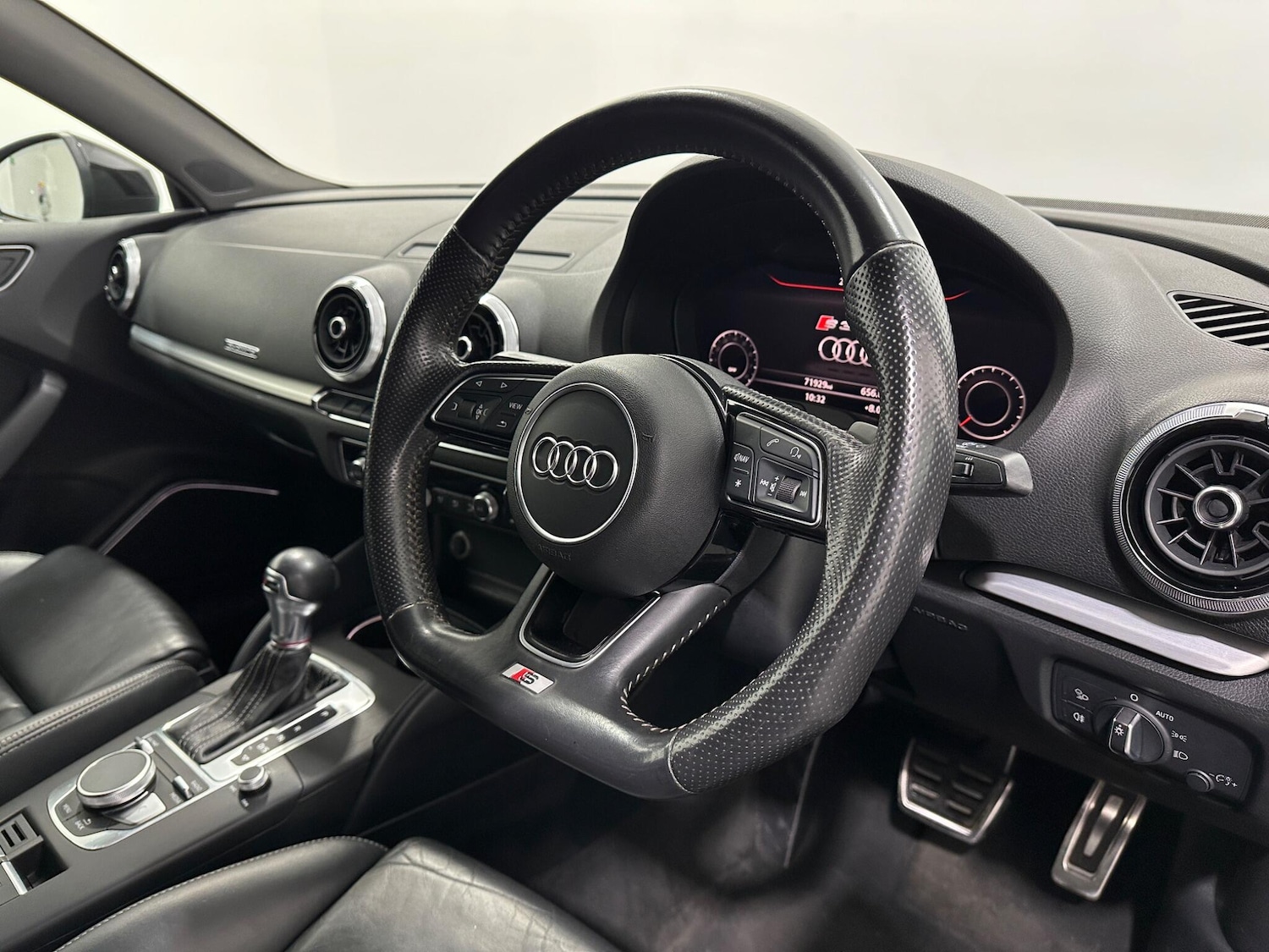 Used Audi A3 2018 for sale - 77040189: Photo 10