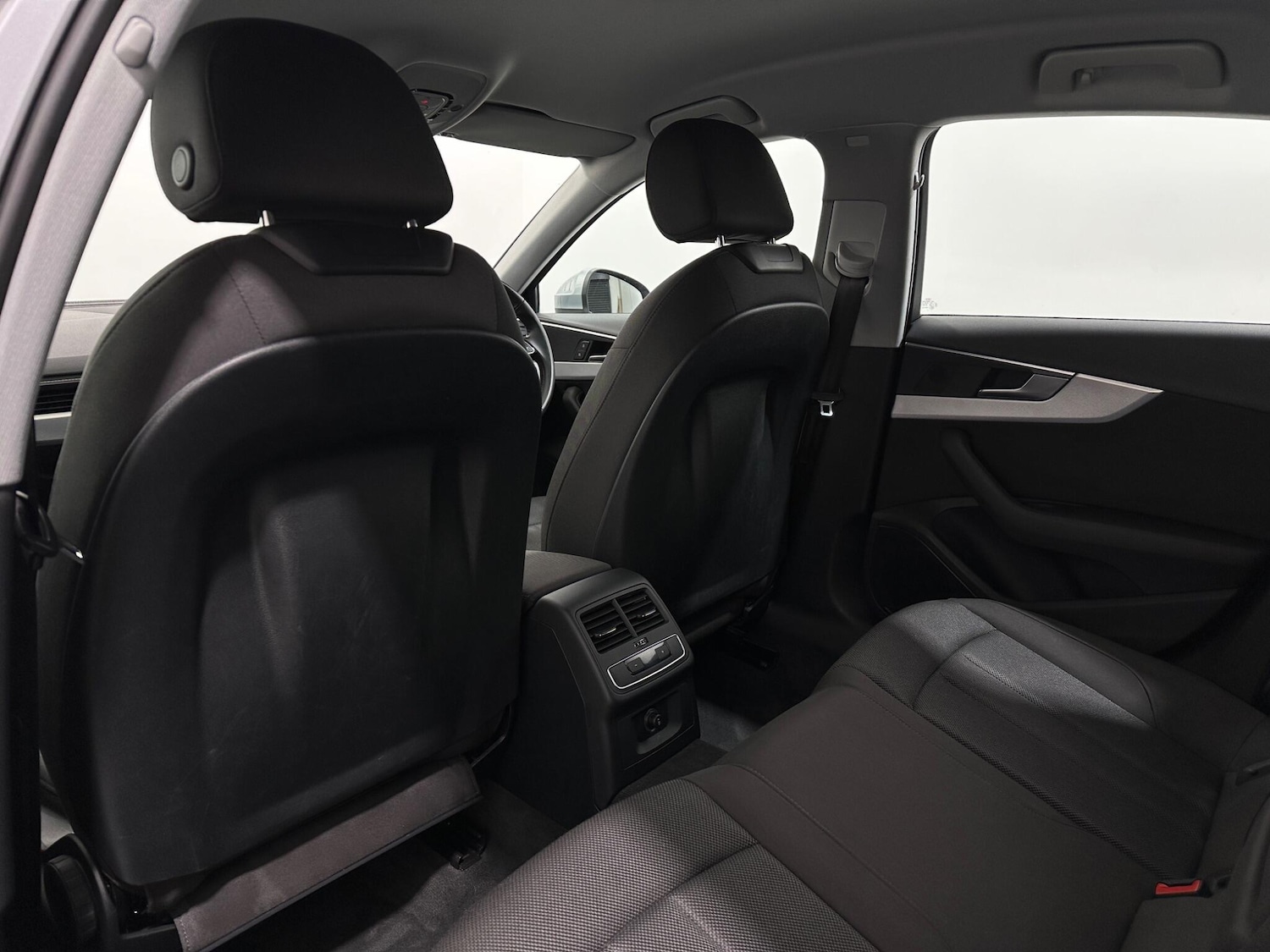 Used Audi A4 2020 for sale - 76878854: Photo 37