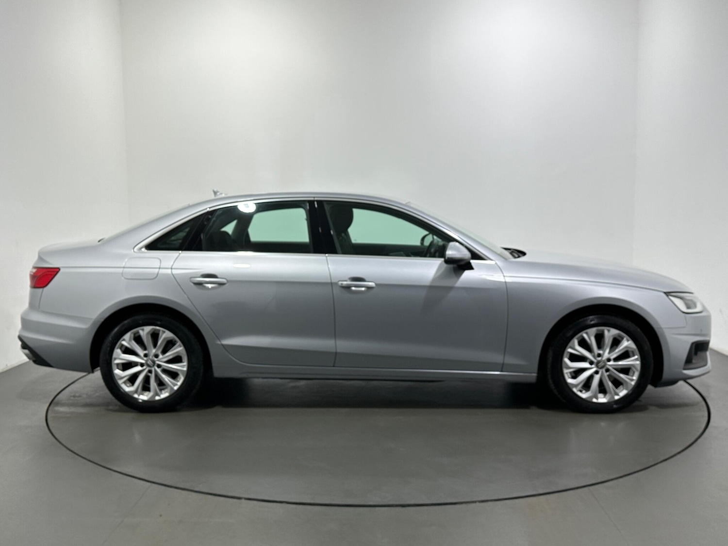 Used Audi A4 2020 for sale - 76878854: Photo 9