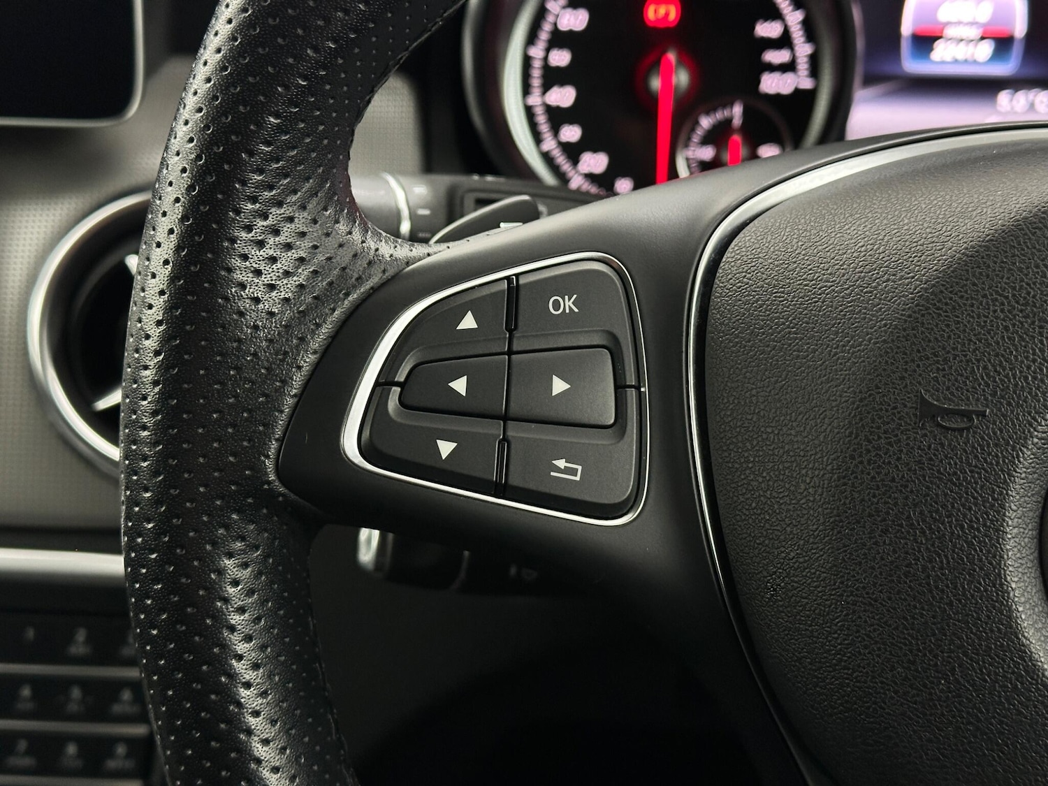 Used Mercedes-Benz GLA 2020 for sale - 77598604: Photo 15