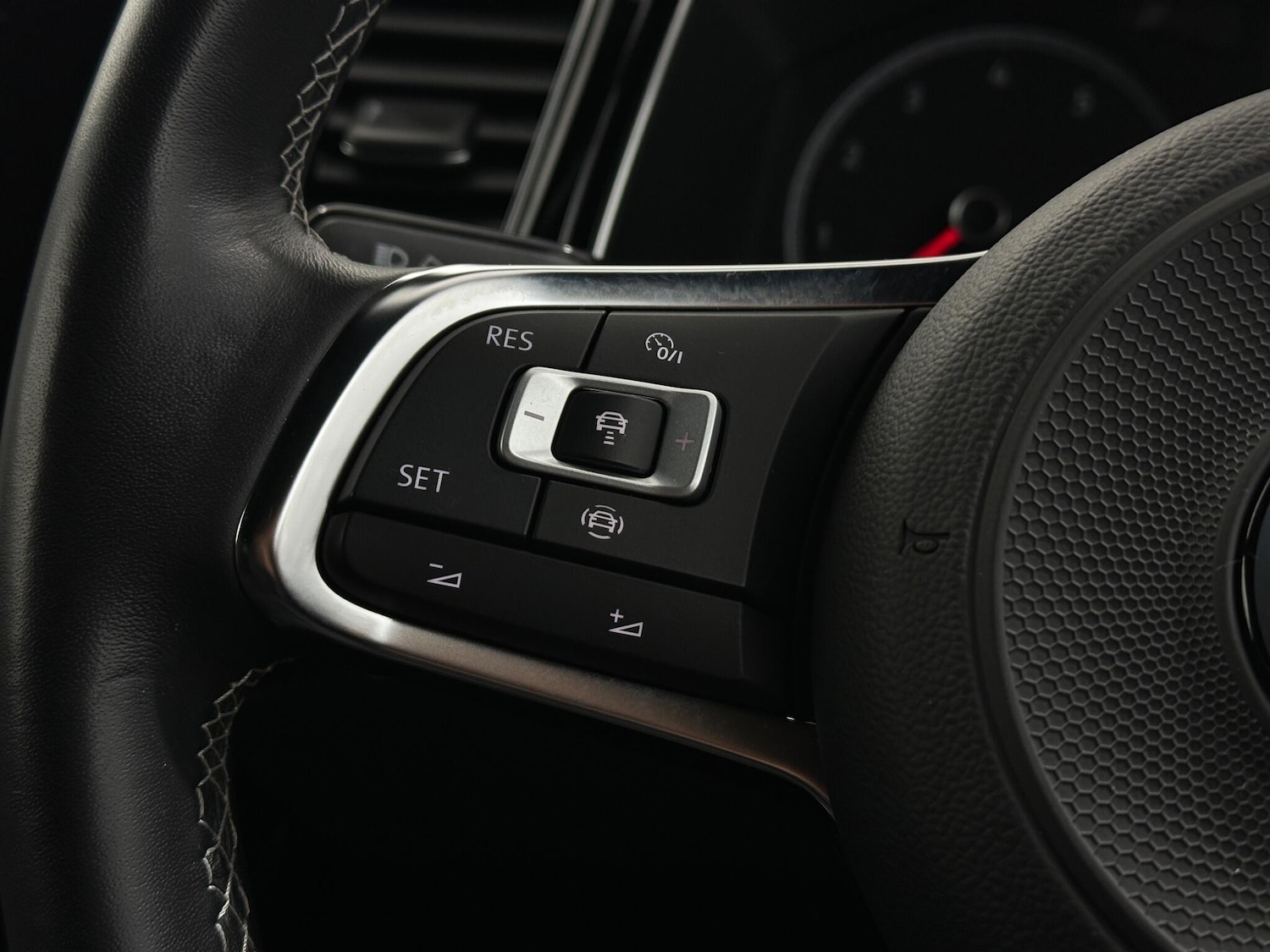 Used Volkswagen T-Roc 2022 for sale - 77387079: Photo 14